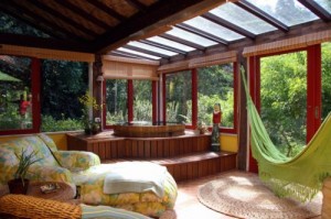 O Charme das Portas em Madeira com Vidro