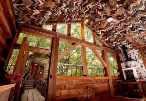Casa feita com material reciclado