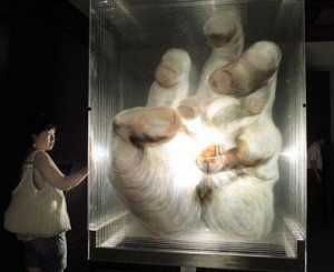 Escultura 3D de vidro por Xia Xiaowan