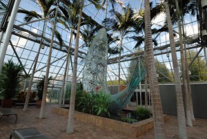 Standing Glass Fish por Frank Gehry