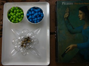 Peças escultóricas a partir de lâmpadas reutilizadas