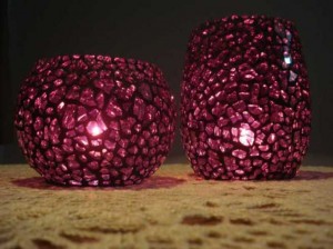 Vasos violetas de mosaico em vidro