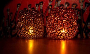 Conjunto colorido de porta-velas – marrom e vermelho