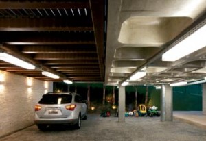 Casa em Nova Lima, MG, por Alexandre Brasil e Paula Zasnicoff