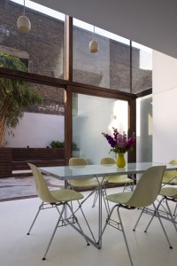 Hoxton House pelo escritório de arquitetura David Mikhail Architects