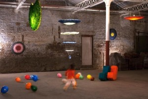 Esculturas em vidro e luz da Loemen