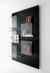 Estantes em vidro por Tonelli Design - Linha Dazibao