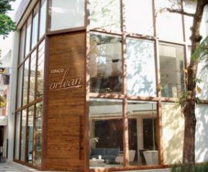 Fachada comercial em vidro - Espaço Orlean