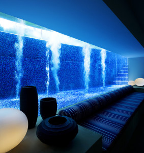 piscina-em-vidro-casa-em-singapura-guz