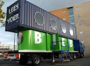 BiebBus - Biblioteca Movel na Holanda por Jord den Hollander