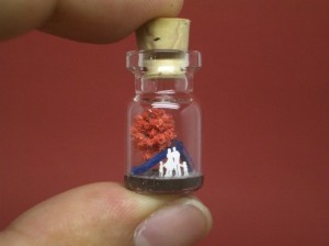 Miniaturas em Garrafas de Vidro - Tiny World in a Bottle por Akinobu Izumi