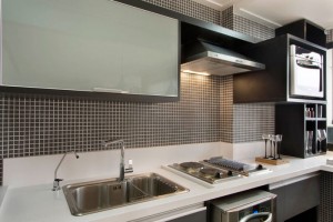 Cozinha Gourmet com Pastilhas de Vidro Cinza