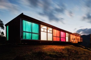 Quartos de Casa de Campo nas Montanhas em Estrutura de Madeira e Vidro