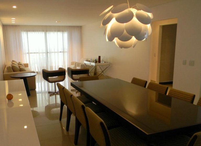 Interiores de apartamento em Itaparica por Max Mello