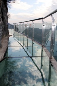 Estrutura da Ponte de Vidro da Montanha Tianmen, na China