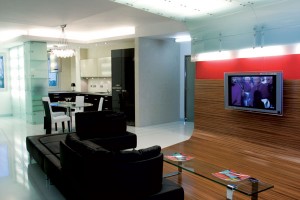 Apartamento com Paredes Revestidas de Vidro por MO..OW design