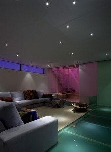 Sala com Piso de Vidro - Casa de Vidro em Londres por Paxton Locher