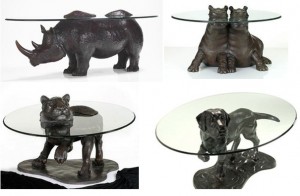 Mesa de Vidro com Escultura de Animais em Bronze por Mark Stoddart