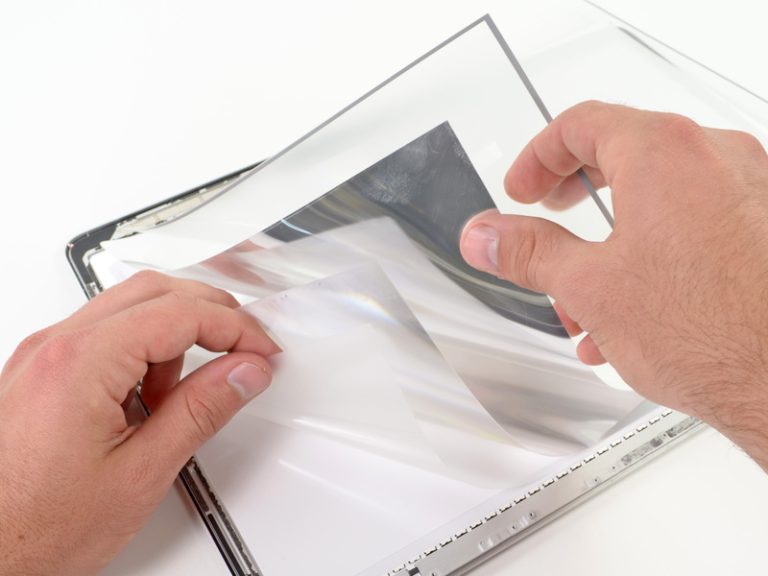 iFixit desmonta MacBook Pro e avalia tela Retina