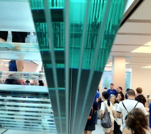 escada-de-vidro-da-apple-store-soho