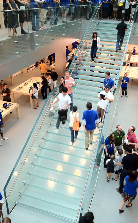 Maior loja da Apple em Nova Iorque pode ser reinaugurada após o