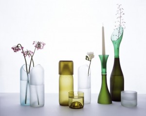 vasos-feitos-com-garrafas-de-vidro-cortadas-linha-transglass-por-emma-woffenden-e-Tord-boontje