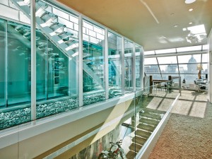 escada-em-vidro-da-cobertura-triplex-do-cantor-lenny-kravitz-em-nova-york