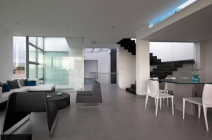 living-em-casa-de-praia-no-peru-por-gomez-de-la-torre-guerrero