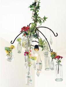 lustre-artesanal-com-frascos-de-vidro-para-perfume