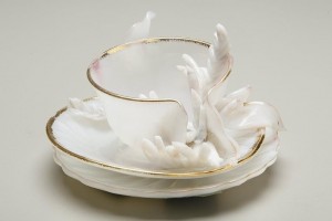 esculturas-de-vidro-por-amber-cowan-reincarnate-to-wreckage