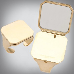 pulseira-com-espelho-dobravel-da-maison-martin-margiela