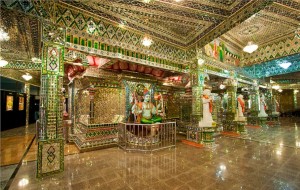 templo-hindu-de-vidro-arulmigu-sri-rajakaliamman-na-malasia