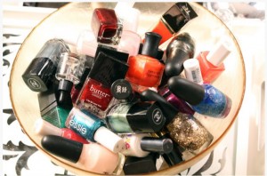 vidrinhos-de-esmalte-orgnizados-em-pote