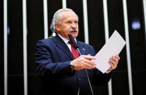 autor-do-projeto-de-lei-que-determina-a-reciclagem-das-embalagens-de-cosmeticos