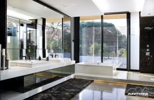 banheiro-com-hidromassagem-de-residencia-em-joanesburgo-pelos-arquitetos-da-saota-e-antoni-associates