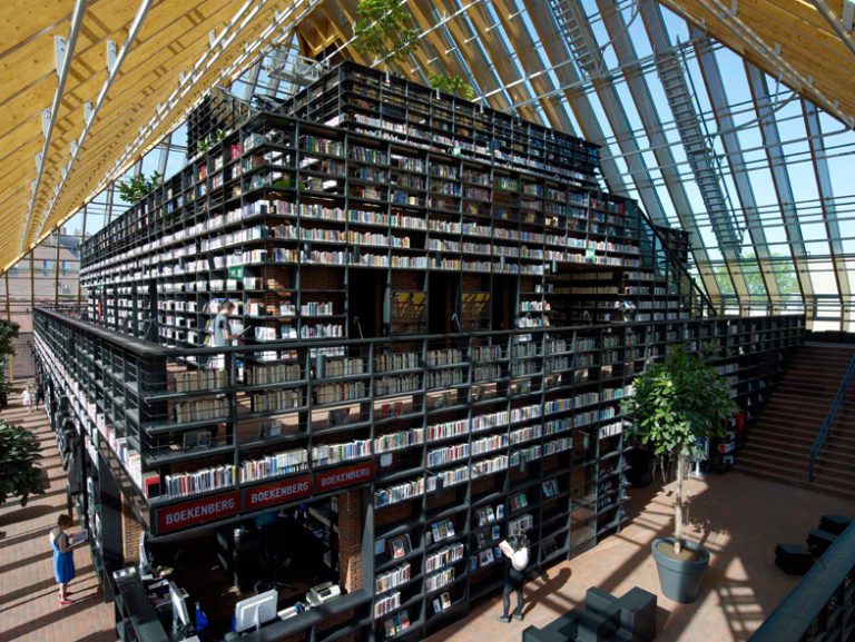 Biblioteca em forma de pirâmide é inaugurada na Holanda