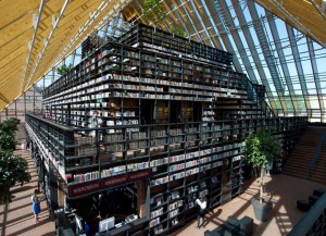 book-mountain-biblioteca-em-forma-de-piramide-em-spijkenisse-na-holanda