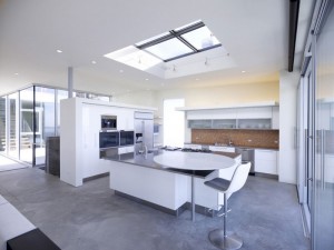 cozinha-gourmet-de-casa-de-vidro-na-california-por-kanner-architects