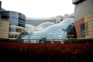 shopping-de-vidro-na-polonia-por-jerde-partnership