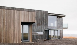 parede-de-madeira-casa-na-islandia-por-gudmundur-jonsson