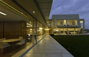 casa-na-cidade-do-mexico-em-marmore-e-vidro-por-migdal-arquitetos