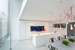 cozinha-gourmet-de-casa-de-quatro-quartos-em-londres-construida-em-antiga-torre-de-agua