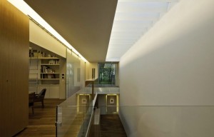 hall-de-casa-na-cidade-do-mexico-por-migdal-arquitetos