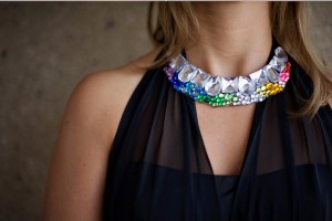 colar-maxi-em-strass-por-natalie smith