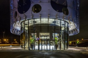 arquitetura-hall-de-entrada-fletcher-hotel-em-amsterda-holanda-por-benthem-crouwel-architekten