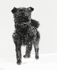 escultura-de-cachorro-em-lascas-de-vidro-pela-artista-marta-klonowska
