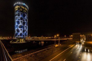 fletcher-hotel-em-amsterda-holanda-por-benthem-crouwel-architekten