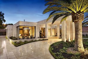 fachada-em-marmore-e-vidro-casa-melbourne-pelos-arquitetos-da-bagnato