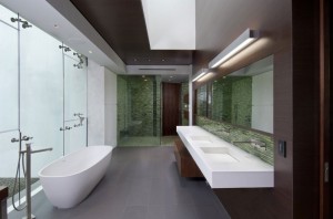 arquitetura-banheiro-do-casal-com-fachada-de-vidro-casa-em-beverly-hills-por-whipple-russell-arquitetos