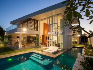 arquitetura-moderna-casa-beira-mar-em-queensland-na-australia-por-bgd-architects